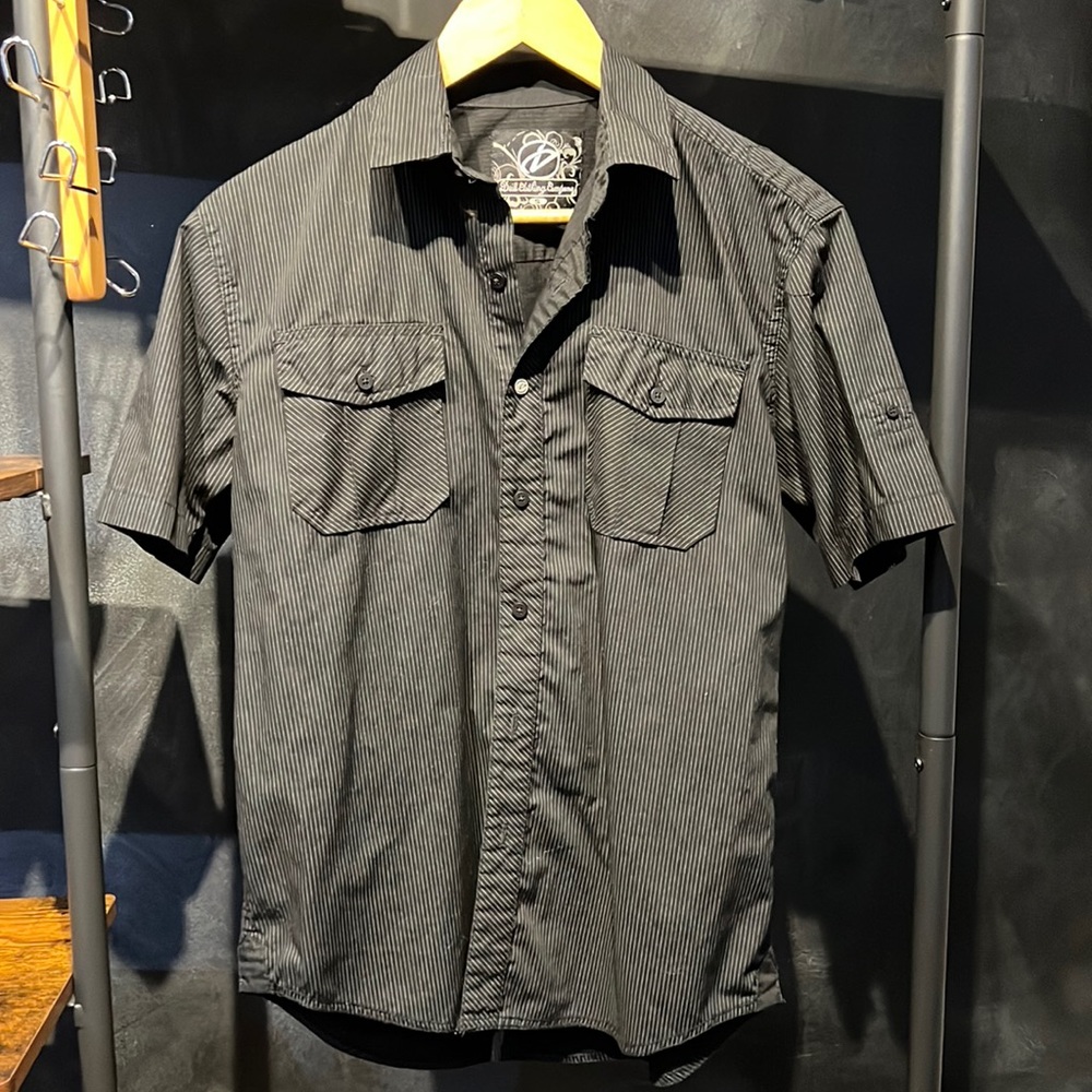 Drill Clothing black & white pin striped short sleeve shirt small quality